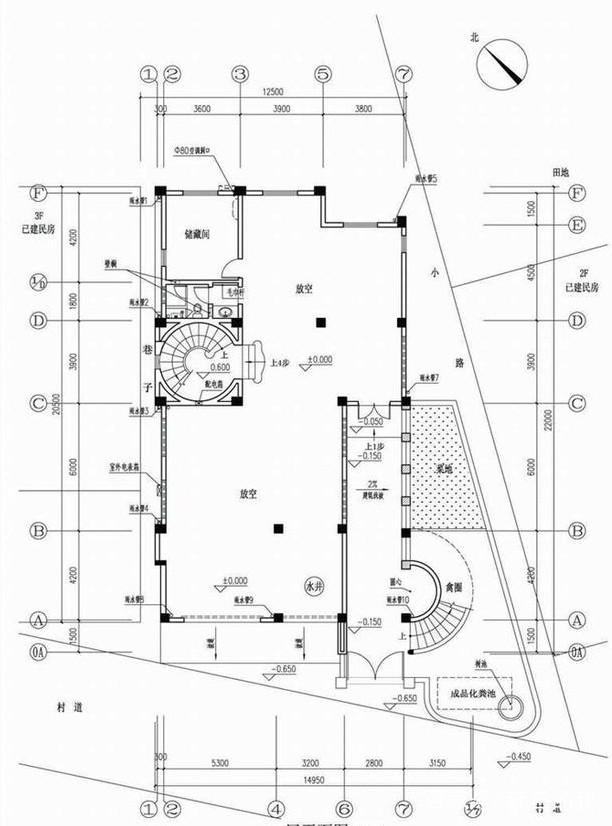一層完全作為商鋪，二層以上，每層都有大露臺，是設計師給自己老宅精心設計的作品，建成之后的效果非常完美!