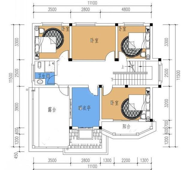 占地80平米到120平米不等的三套，外觀大氣，內(nèi)部布局合理實(shí)用，希望能夠幫到你！