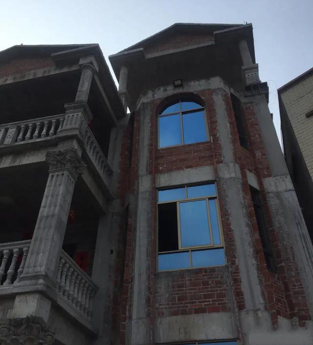 在我們農村建房子是人生大事，需要非常謹慎處理，告訴你過來人的寶貴經驗！