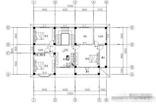 兩個(gè)實(shí)用的農(nóng)村自建房屋，一個(gè)有六個(gè)房間、三個(gè)大廳和一個(gè)車庫(kù)，另一個(gè)有五個(gè)房間、三個(gè)大廳和套房,大空間超享受！