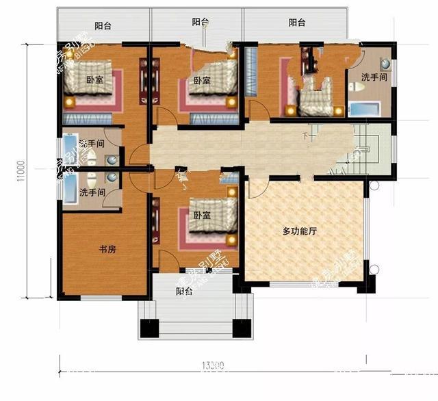 四層的鄉村別墅設計有斜屋頂，第一個客廳是空的，非常時尚有陽光的房間！